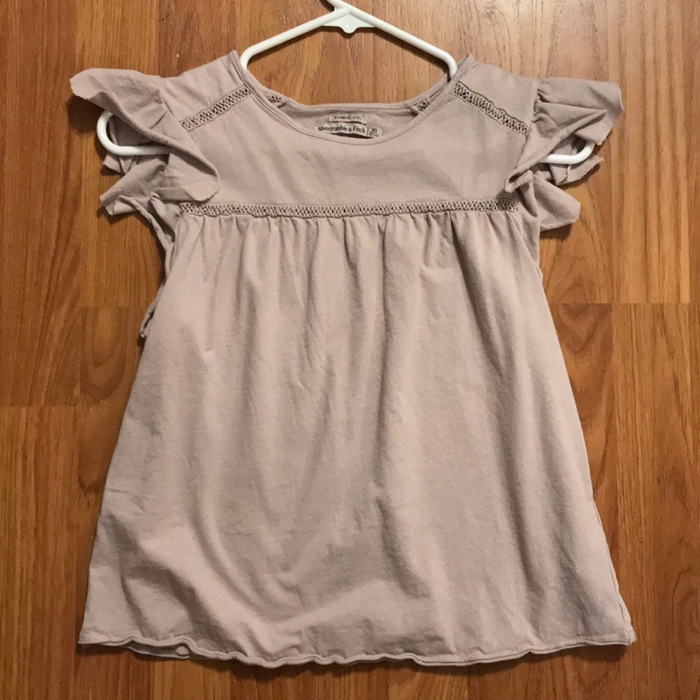 abercrombie t-shirt. worn once or twice.